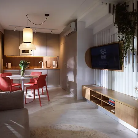 度假居 Skarpa 尤斯托尼莫斯基