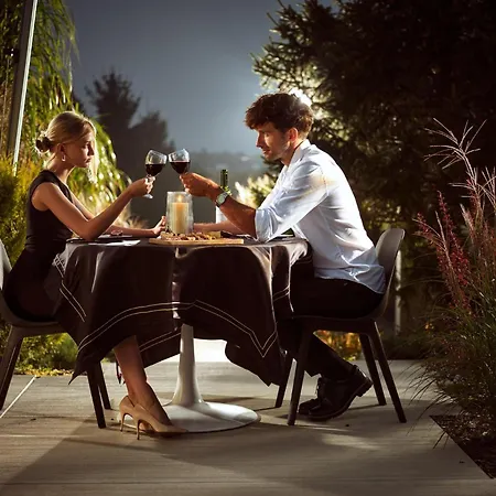 Skarpa 尤斯托尼莫斯基