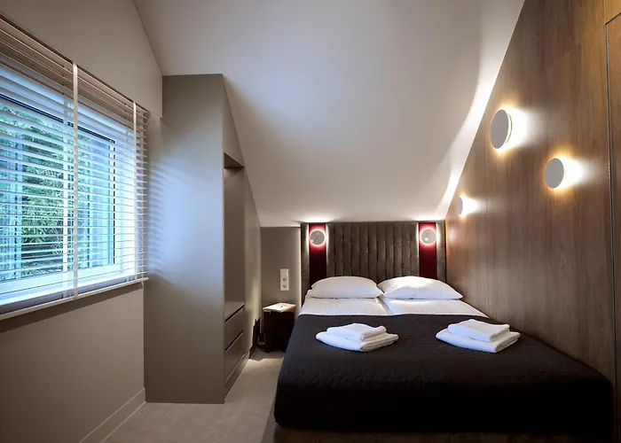 Skarpa * Ustronie Morskie